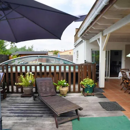 Avec Piscine Et Jardin,