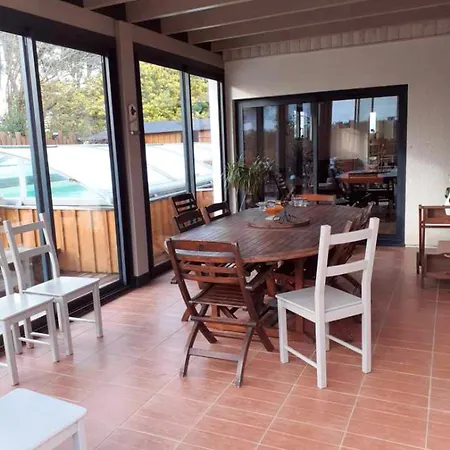 Avec Piscine Et Jardin, וילה *