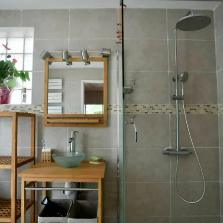 Avec Piscine Et Jardin, *