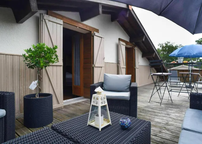 Villa Avec Piscine Et Jardin, *